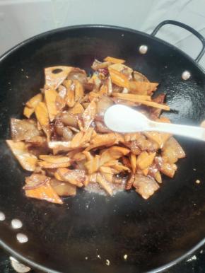 加入一勺盐调味！