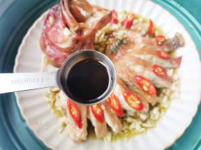 加一勺味达美蒸鱼豉油，