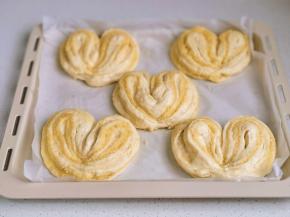 发酵至原来1.5倍大，刷蛋液。