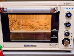 上下180度烤20分钟。（注意观察上色情况，必要时加盖锡纸）