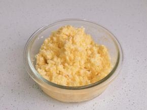 椰蓉馅食材混合搅拌均匀。