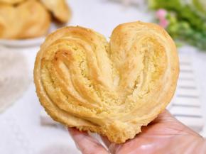 充满爱意的面包。