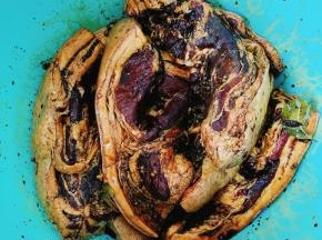 盖上盖子腌制三天，记得每天都要给他翻一下面，让它腌制的更透更均匀！