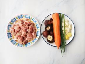 准备好所有食材。