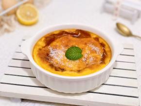 出炉撒上粗糖即可。