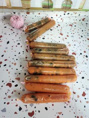 灌好了，用棉绳扎成一节一节的！