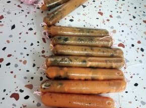 灌好了，用棉绳扎成一节一节的！