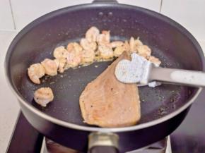 煎至自己喜欢的口感即可。