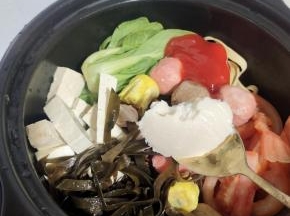 再放入一勺猪油！