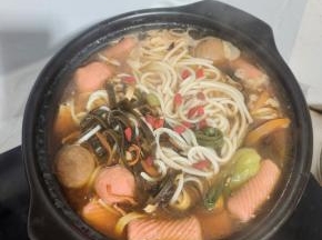 放入几颗枸杞！