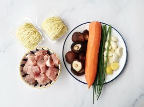 准备好所有食材。