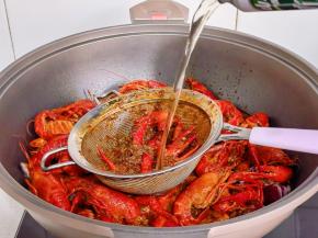 加入一罐啤酒。