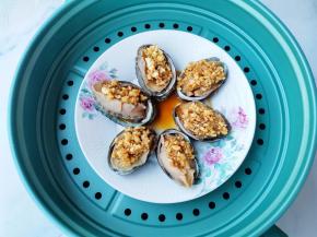 上锅蒸十分钟，