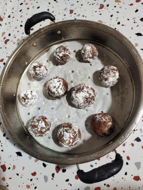 依次裹好所有的糯米粉后！