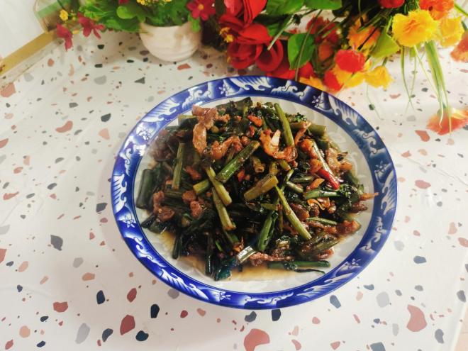 猪油渣炒紫菜苔