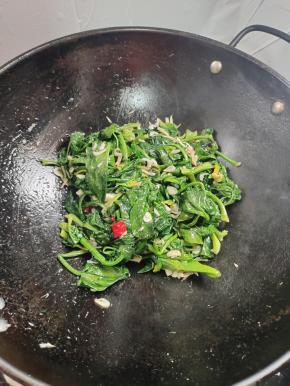 翻炒均匀调味即可！