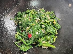 翻炒均匀调味即可！