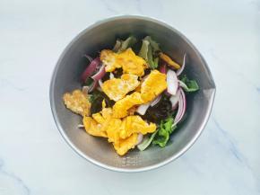 加入所有配菜，