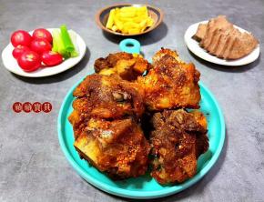 搭配自己卤的猪肝和水萝卜香葱一起吃棒棒哒