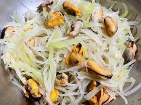 所有调味料拌匀入味即可