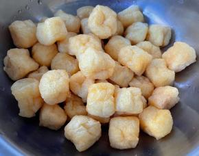 因为时间有限豆腐泡就买已经炸好的，没有自己炸制。