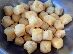因为时间有限豆腐泡就买已经炸好的，没有自己炸制。