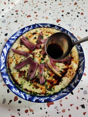 再放入适量的生抽调味即可！