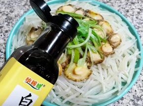 均匀的淋上白灼汁调味即可