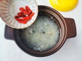加入枸杞，