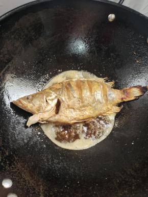 煎至两面金黄！