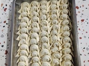 依次把所有的饺子都包好！