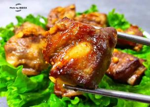 排骨混搭着浓郁的蒜香味别有一番滋味