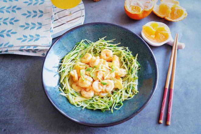 芬达橙味豆苗青虾球