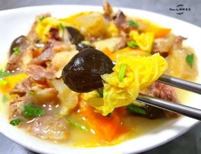 白菜香甜香菇香浓好吃到停不下来。