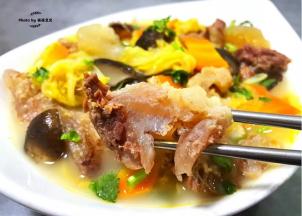 牛肉筋的营养价值非常丰富，多给老人和孩子食用对身体有益。