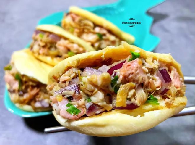 猪肘肉夹馍