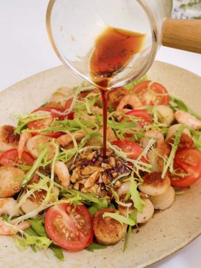 淋上油醋汁即可。