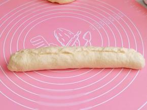 卷起来，收口捏紧朝下。