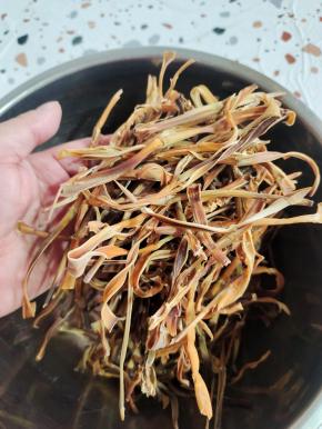 去年春天晒得干竹笋。我抽真空包装的，现在还很新鲜！