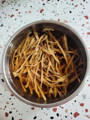 干竹笋提前用开水浸泡半天！