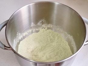 充分搅拌均匀。