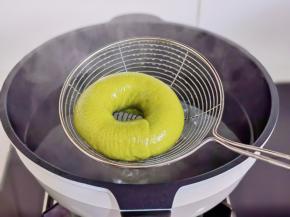 煮30秒翻面再煮30秒捞出。