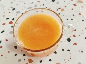 细腻无渣，酸甜可口的西红柿苹果汁儿就做好了！炎热的夏天，来上一杯，太爽了！