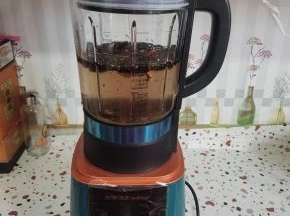 加入1200克水！盖上盖子！