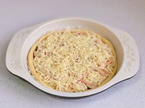 最后撒上马苏里拉芝士。