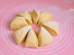 发酵至原来的1.5倍大，分成等份。