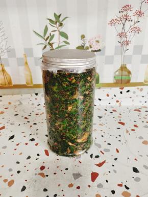 盖紧盖子！两天就可以吃了！吃的时候淋一点香油即可！