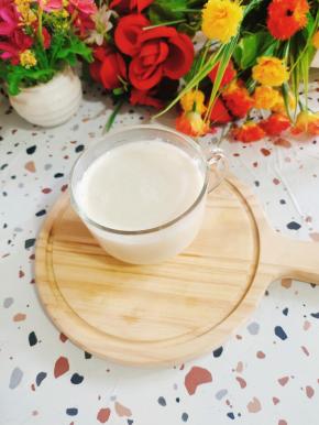 香浓丝滑的莲藕小米羹就做好了！老少皆宜！