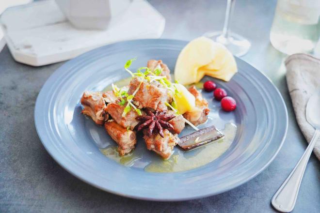 果香白葡萄酒炖小排