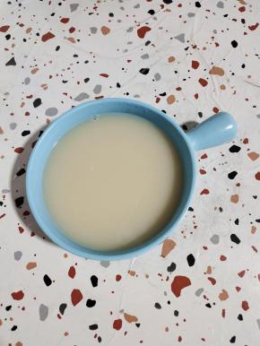 打好的桃花羹，一股淡淡的桃花清香！